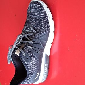 Nike Air Max Sequent 3 shoes
